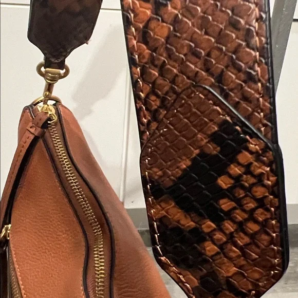 Banana Republic Leather Shoulder Bag - Picture 6 of 12